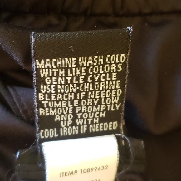 Torrid floral print shirt, plus size 0, green and black - Picture 6 of 8